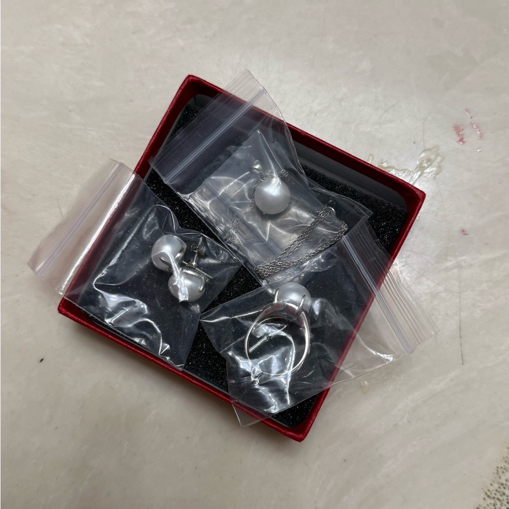 Elegant Silver Jewelry Set